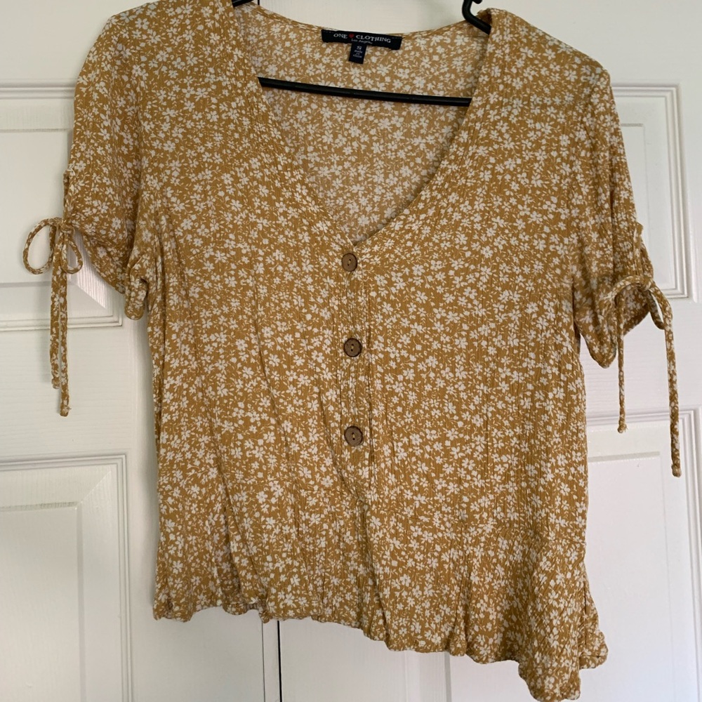 Floral top